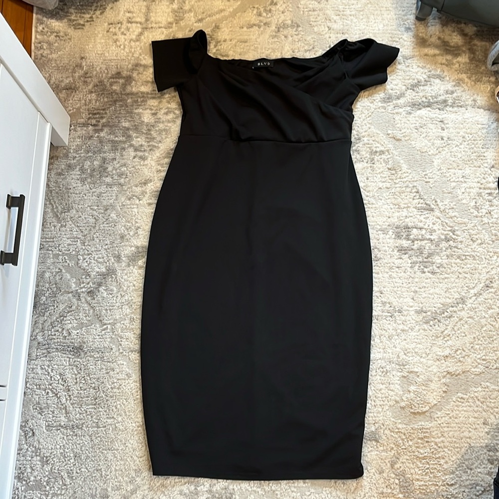 Black maternity dress